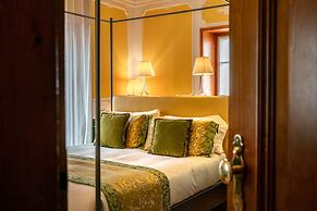 Ambra Cortina Luxury & Fashion Boutique Hotel