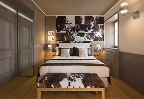 Ambra Cortina Luxury & Fashion Boutique Hotel