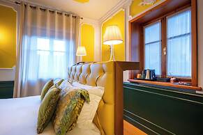 Ambra Cortina Luxury & Fashion Boutique Hotel