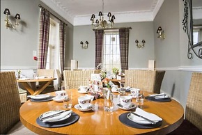 The Manor Hotel