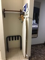Regency Inn & Suites - Baytown