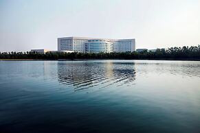 Renaissance Tianjin Lakeview Hotel