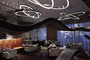 Renaissance Tianjin Lakeview Hotel