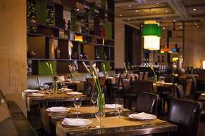 Renaissance Tianjin Lakeview Hotel