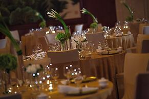 Renaissance Tianjin Lakeview Hotel