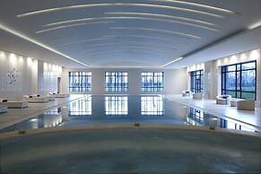 Renaissance Tianjin Lakeview Hotel