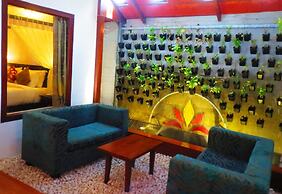 Old Lighthouse Bristow Hotel