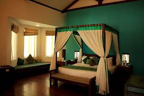 Old Lighthouse Bristow Hotel