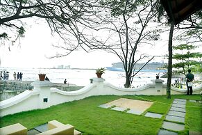 Old Lighthouse Bristow Hotel