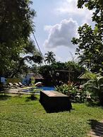 Old Lighthouse Bristow Hotel