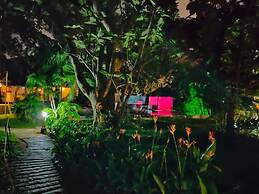 Old Lighthouse Bristow Hotel