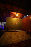 Old Lighthouse Bristow Hotel