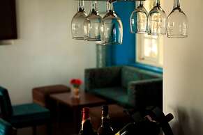 Old Lighthouse Bristow Hotel