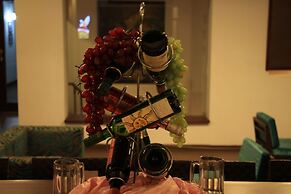 Old Lighthouse Bristow Hotel