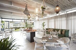 The Hyde All-Suite Hotel