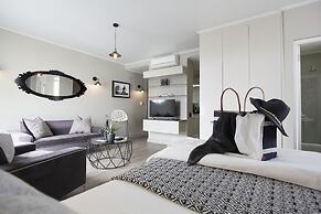 The Hyde All-Suite Hotel