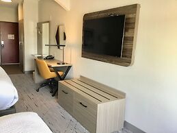 Holiday Inn Express Hotel & Suites Pratt by IHG
