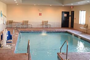Holiday Inn Express Hotel & Suites Pratt by IHG