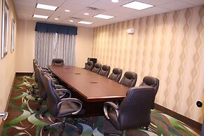 Holiday Inn Express Hotel & Suites Pratt by IHG