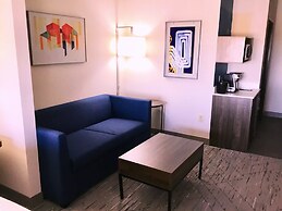 Holiday Inn Express Hotel & Suites Pratt by IHG