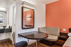 Motel 6 Youngstown, OH