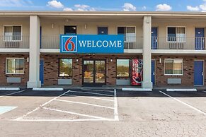 Motel 6 Youngstown, OH