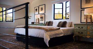 Mineral Springs Hotel