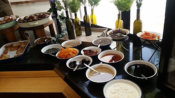 Gai Beach Resort Spa Hotel