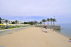 Gai Beach Resort Spa Hotel