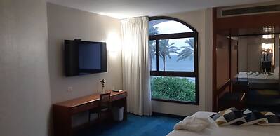 Gai Beach Resort Spa Hotel