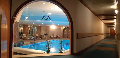 Gai Beach Resort Spa Hotel