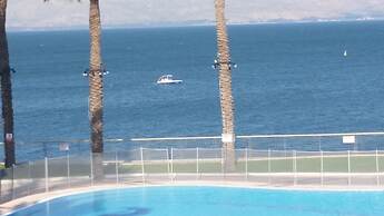 Gai Beach Resort Spa Hotel