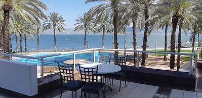 Gai Beach Resort Spa Hotel