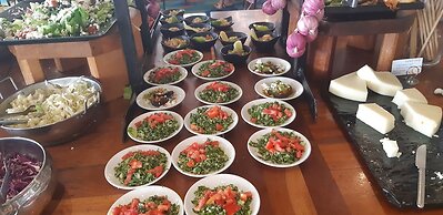 Gai Beach Resort Spa Hotel