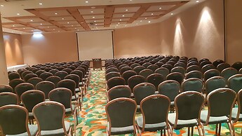 Gai Beach Resort Spa Hotel