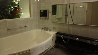 Breezbay Hotel Resort and Spa