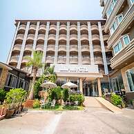 Dancenter Luxury Underwater World Pattaya