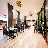 Dancenter Luxury Underwater World Pattaya