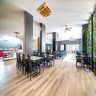 Dancenter Luxury Underwater World Pattaya