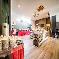 Dancenter Luxury Underwater World Pattaya