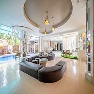 Dancenter Luxury Underwater World Pattaya