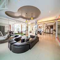 Dancenter Luxury Underwater World Pattaya