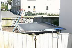 Academy at Botany Motor Inn