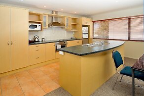 Academy at Botany Motor Inn