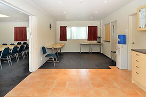 Academy at Botany Motor Inn