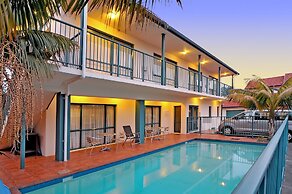 Academy at Botany Motor Inn