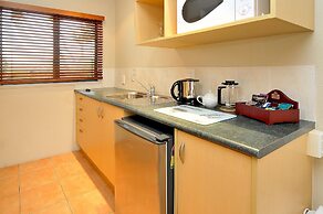 Academy at Botany Motor Inn