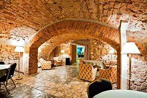 Aparthotel Miodosytnia