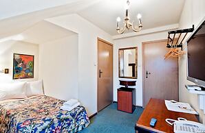 Aparthotel Miodosytnia