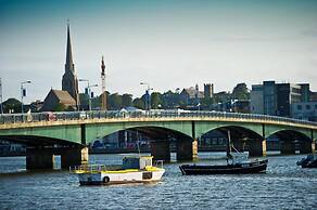 Riverbank House Hotel